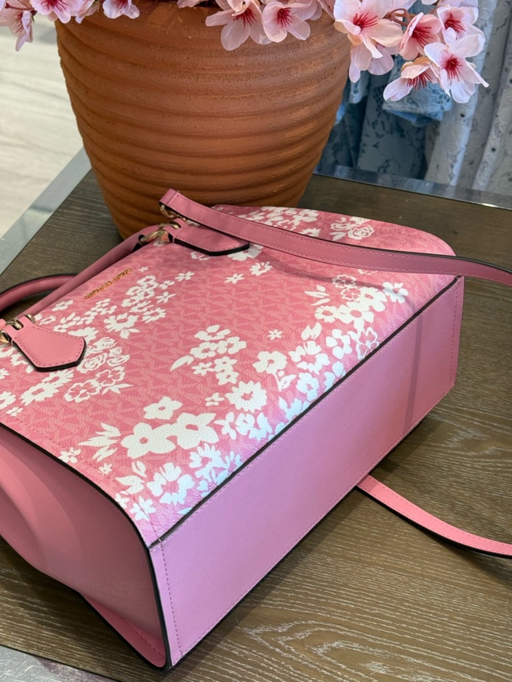 MICHAEL KORS Marilyn Medium Printed Signature Logo Satchel Carnation NWT - Picture 6 of 9